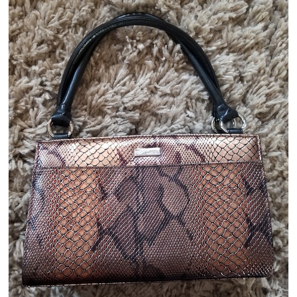 MICHE BASE & 5 SHELLS BUNDLE - Picture 2 of 8